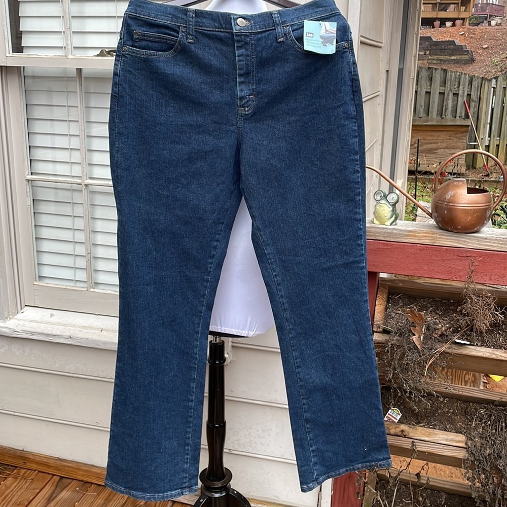 NWT- LEE Relaxed Fit Bootcut Jeans Size 12M